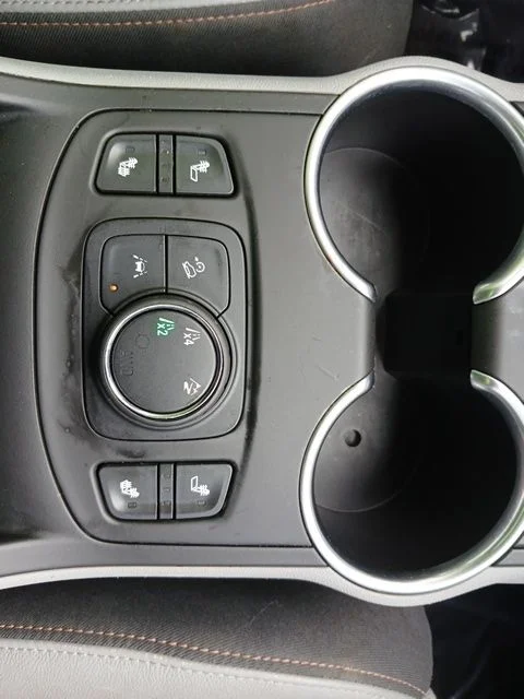 Used 2020 Silver GMC SLT image 36
