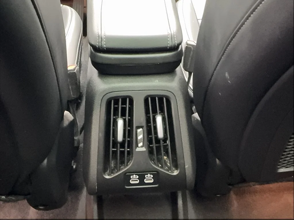 Used 2024 Silver BMW xDrive28i image 39