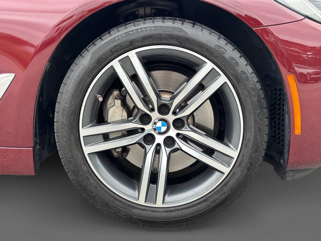Used 2023 Red BMW 530i image 16