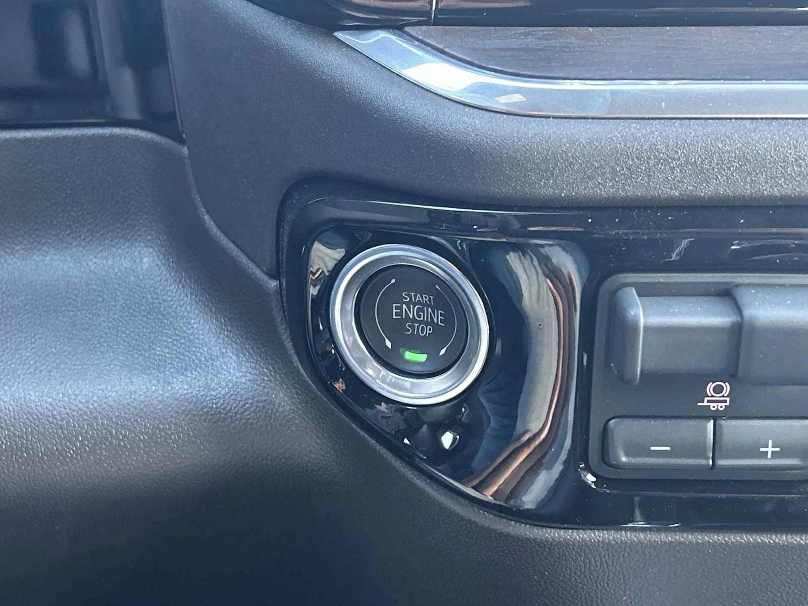 2026 GMC Sierra 1500 SLT - Photo 17