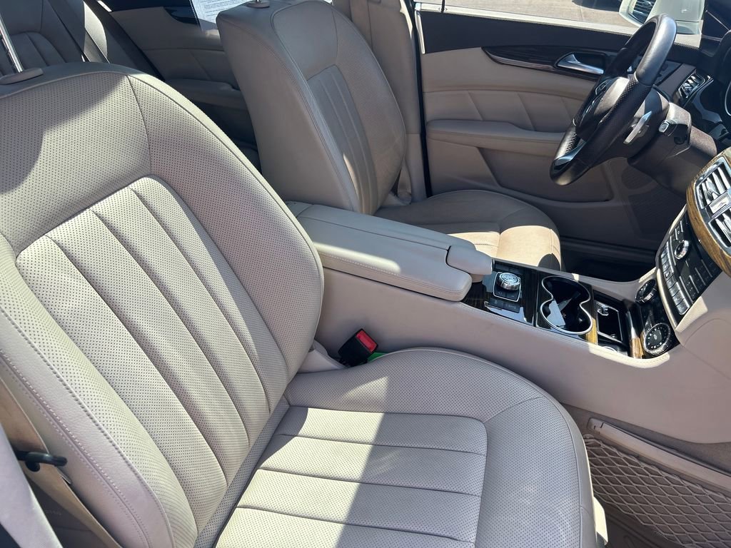 Used 2016 White Mercedes-Benz 4MATIC® image 13