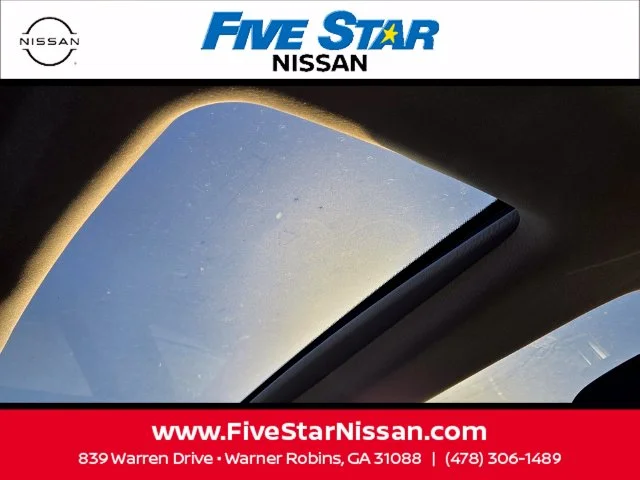 Used 2021 Black Nissan Platinum image 19