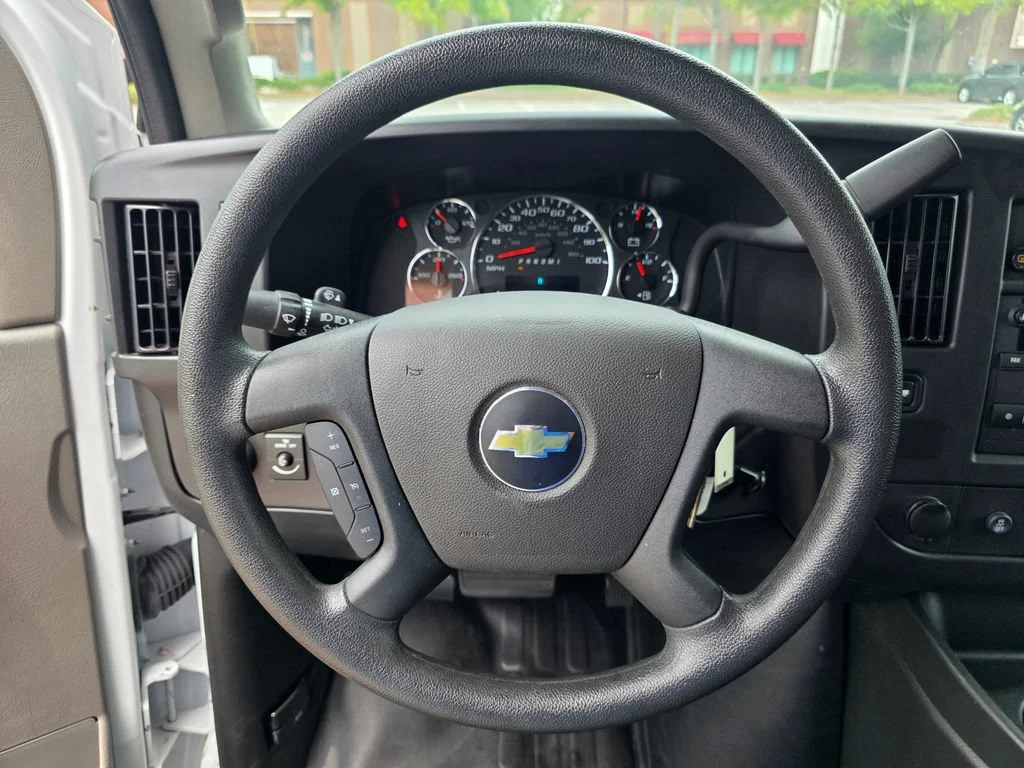 Used 2025 Summit White Chevrolet WT image 20