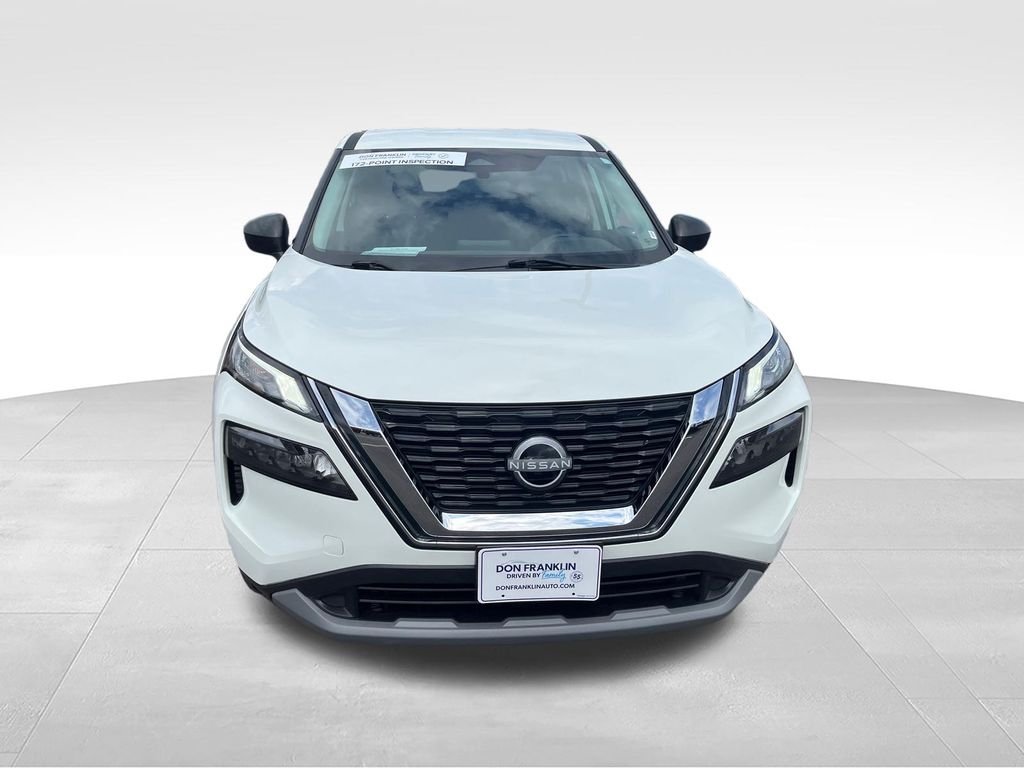 Used 2023 White Nissan S image 8