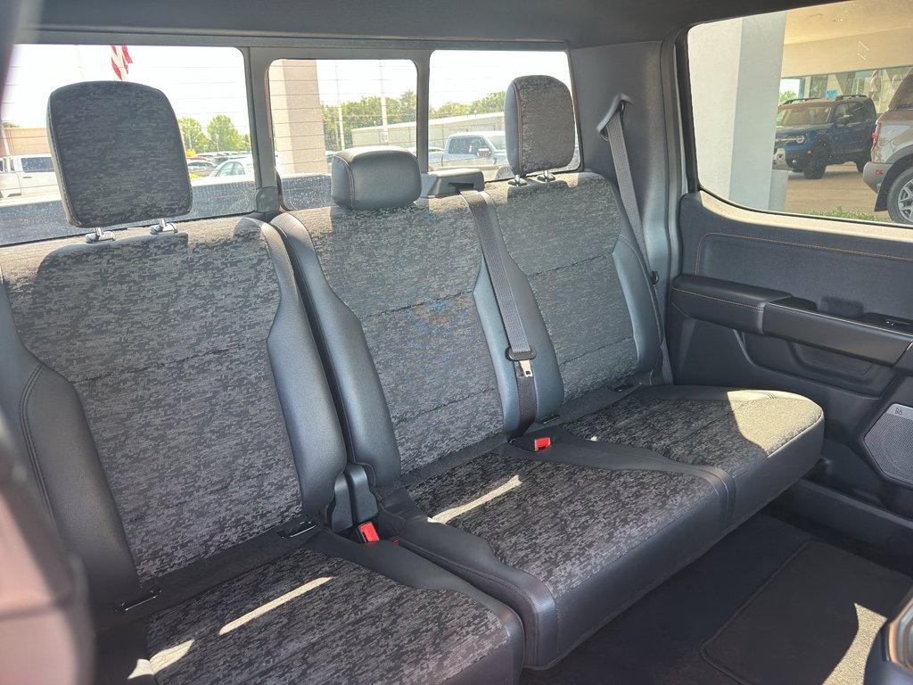 Used 2025  Ford Tremor image 38