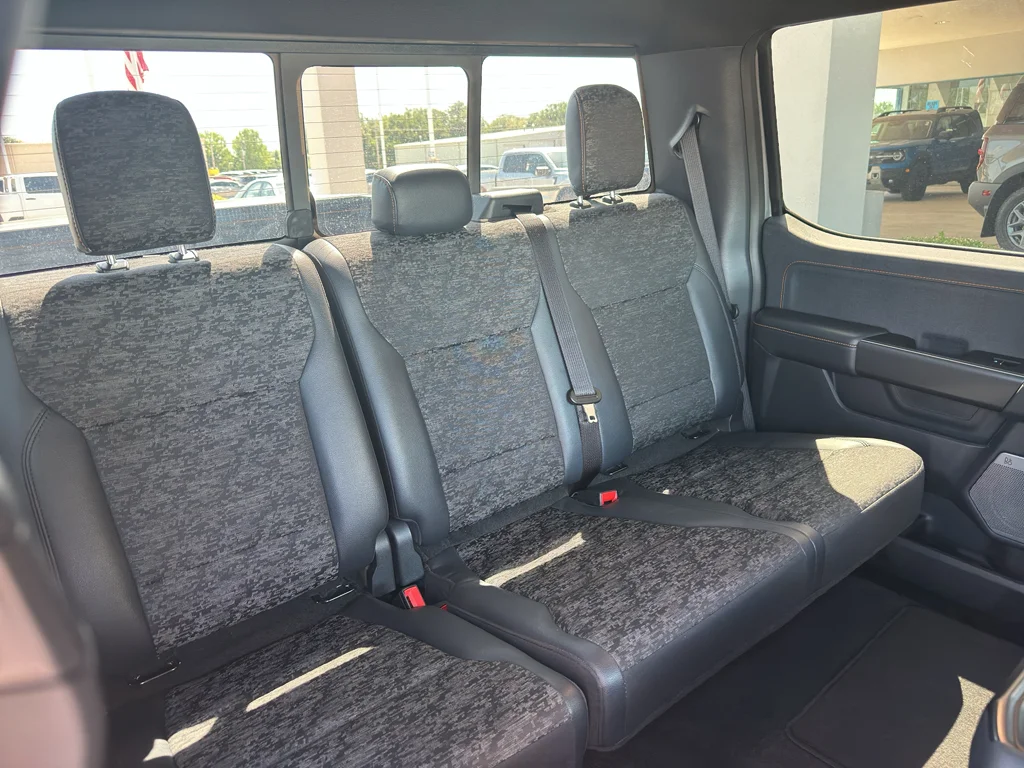 Used 2025  Ford Tremor image 38