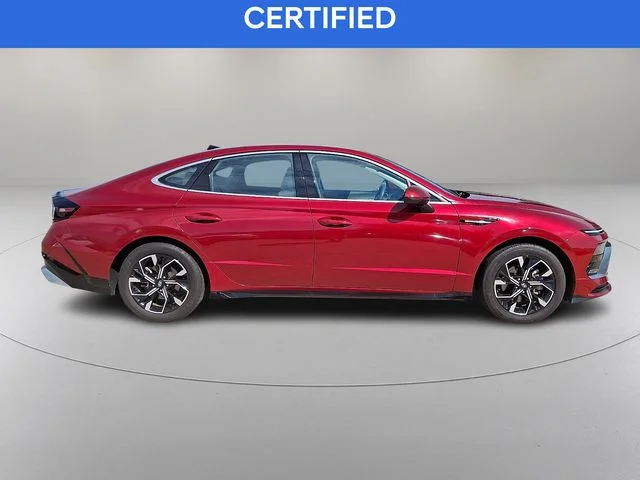 Used 2024 Red Hyundai SEL image 12