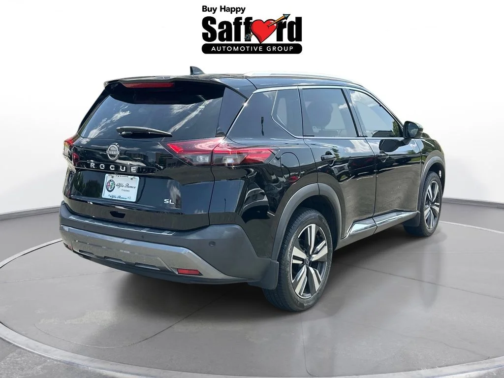 Used 2023 Super Black Nissan SL image 9