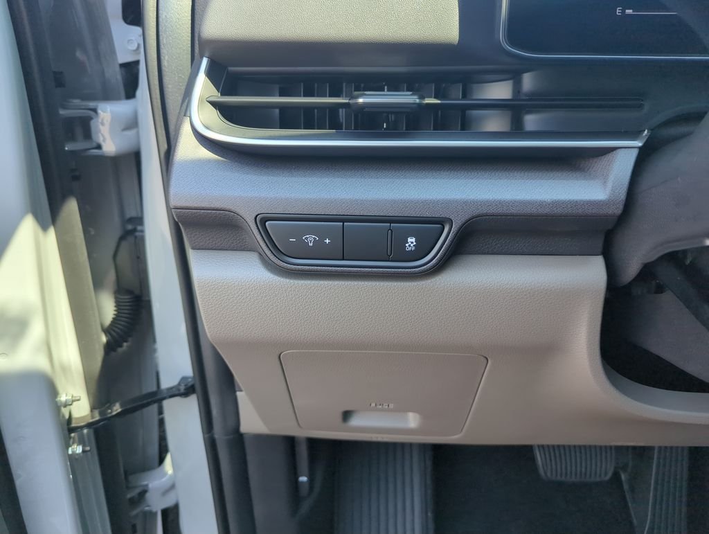New 2026 Ceramic Silver Kia EX image 20