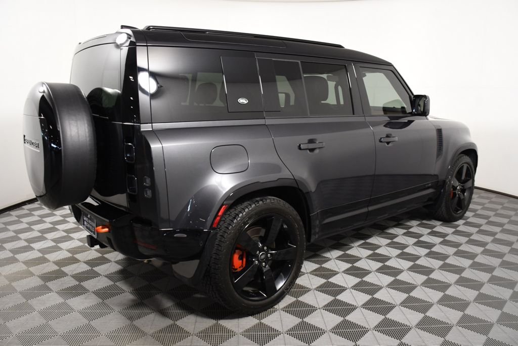Used 2024 Santorini Black Metallic Land Rover X image 7
