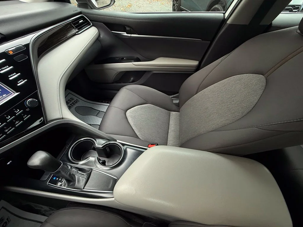 Used 2019 Super White Toyota LE image 31