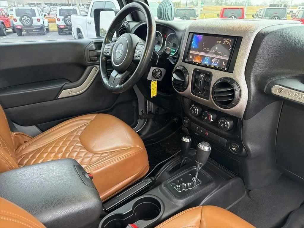 Used 2015 Silver Jeep Unlimited Sport image 39