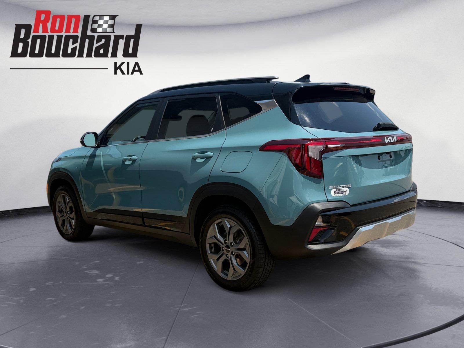 Used 2024 Pluton Blue/Black Roof Kia S image 4