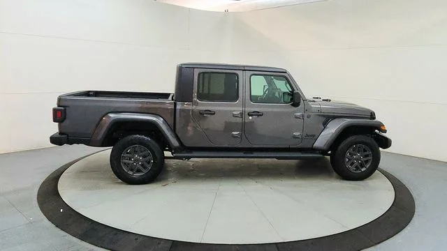 New 2026 Granite Crystal Metallic Clear-Coat Exterior Paint Jeep Sport S image 11