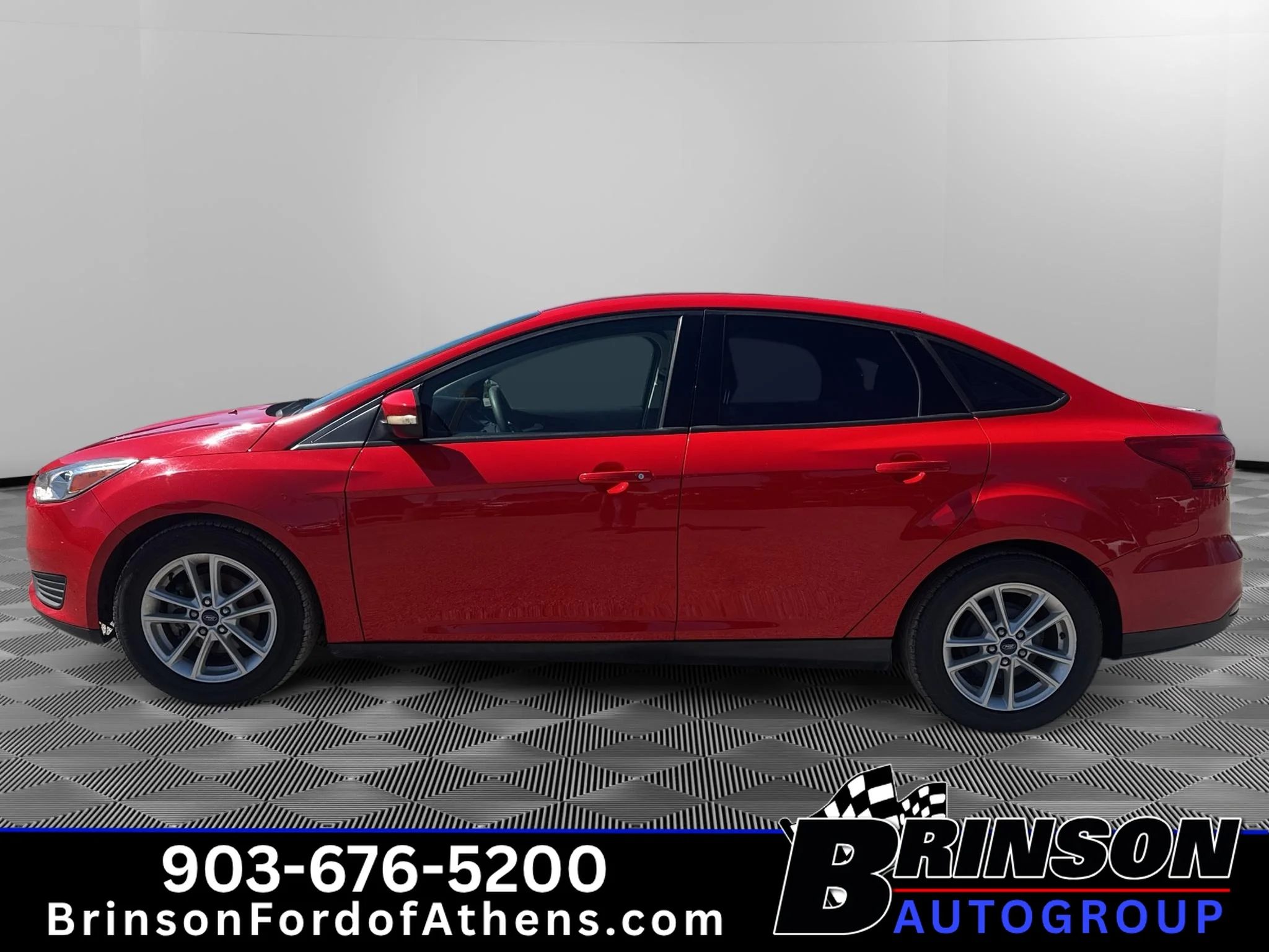 Used 2017 Race Red Ford SE image 8