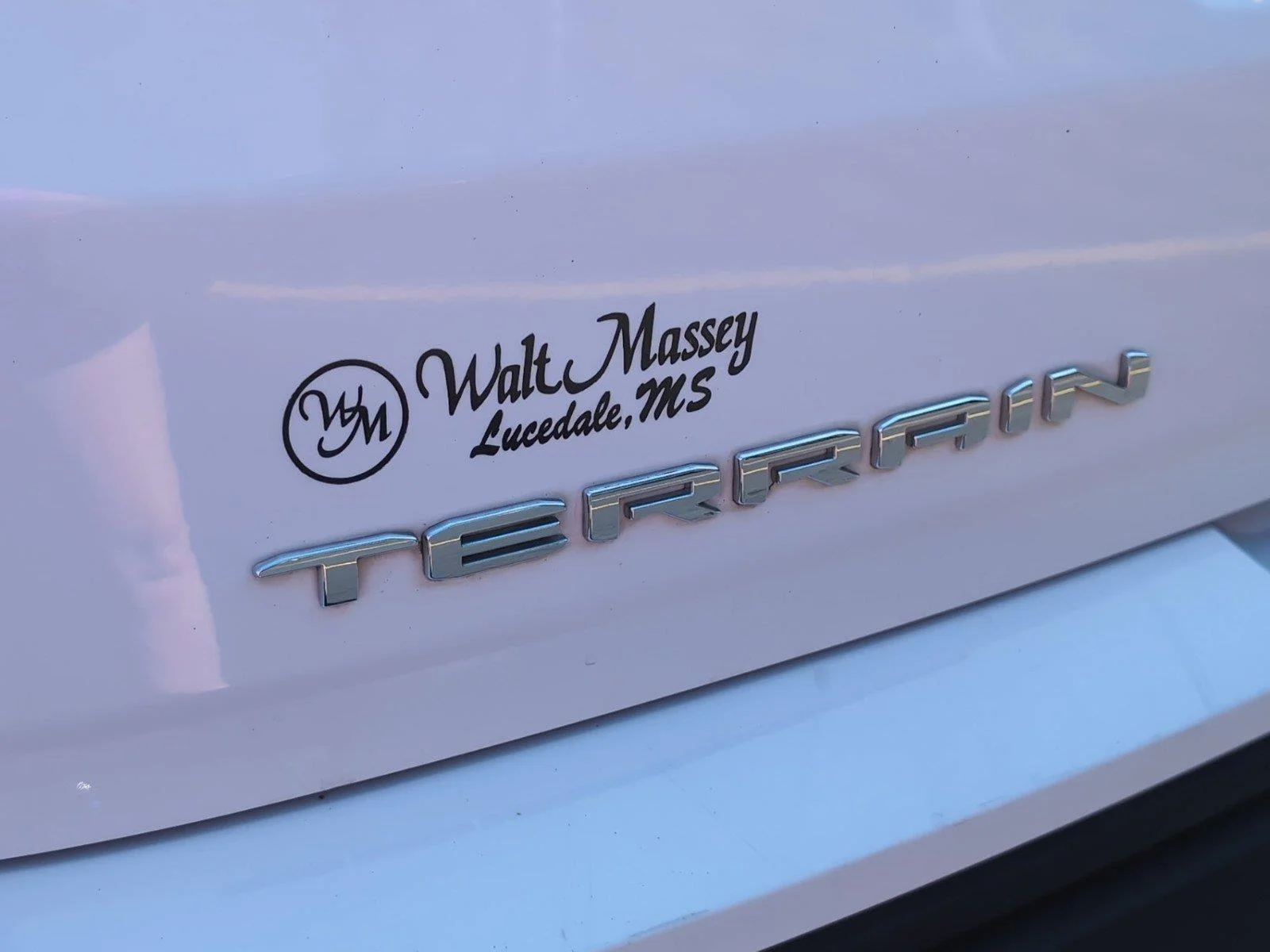 Used 2022 Summit White GMC SLE image 35