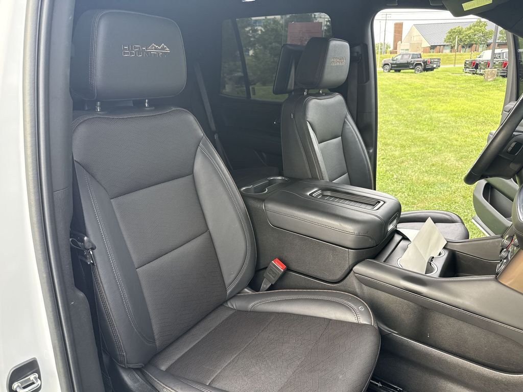 Used 2024 White Chevrolet High Country image 25