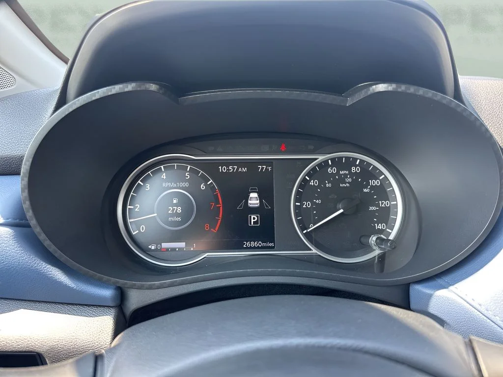 Used 2025 Silver Nissan 1.6 SV image 18