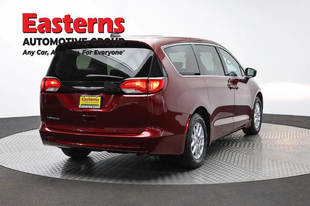 Used 2023 Red Chrysler LX image 5
