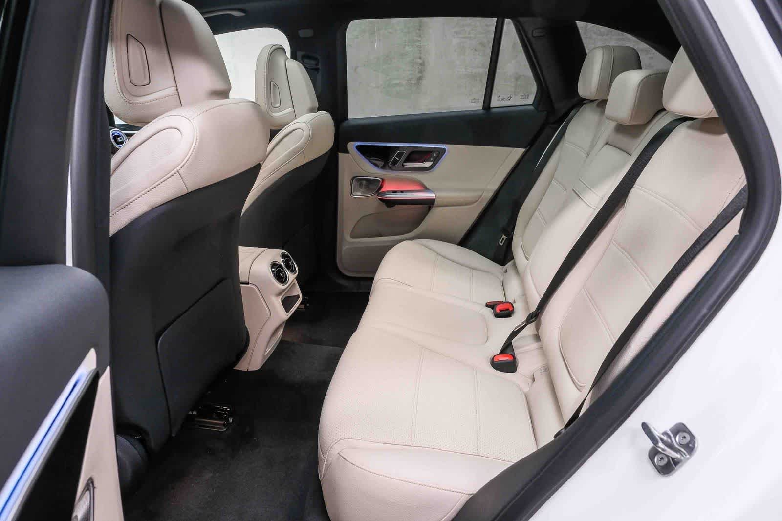 New 2026 Polar White Mercedes-Benz GLC 300 image 63