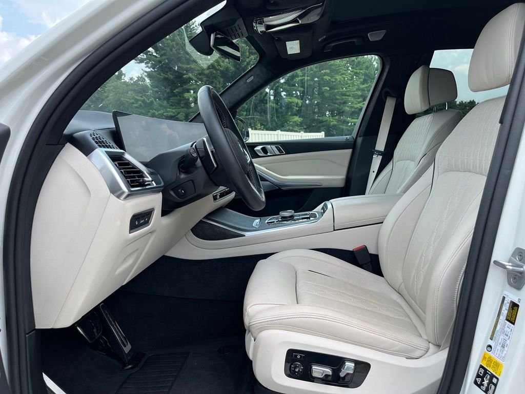 Certified Used 2024 Alpine White BMW M60i image 16