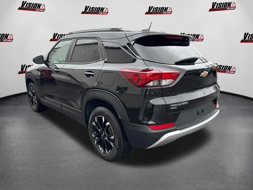 Used 2021 Black Chevrolet LT image 7