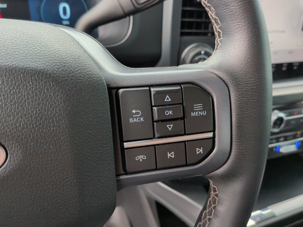 Used 2025 Agate Black Metallic Ford Lariat image 20