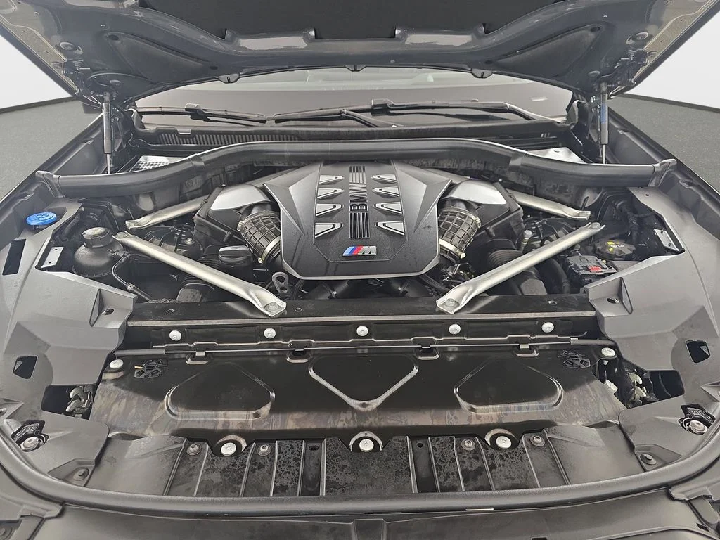 Used 2026 Dravit Grey Metallic BMW M60i image 32
