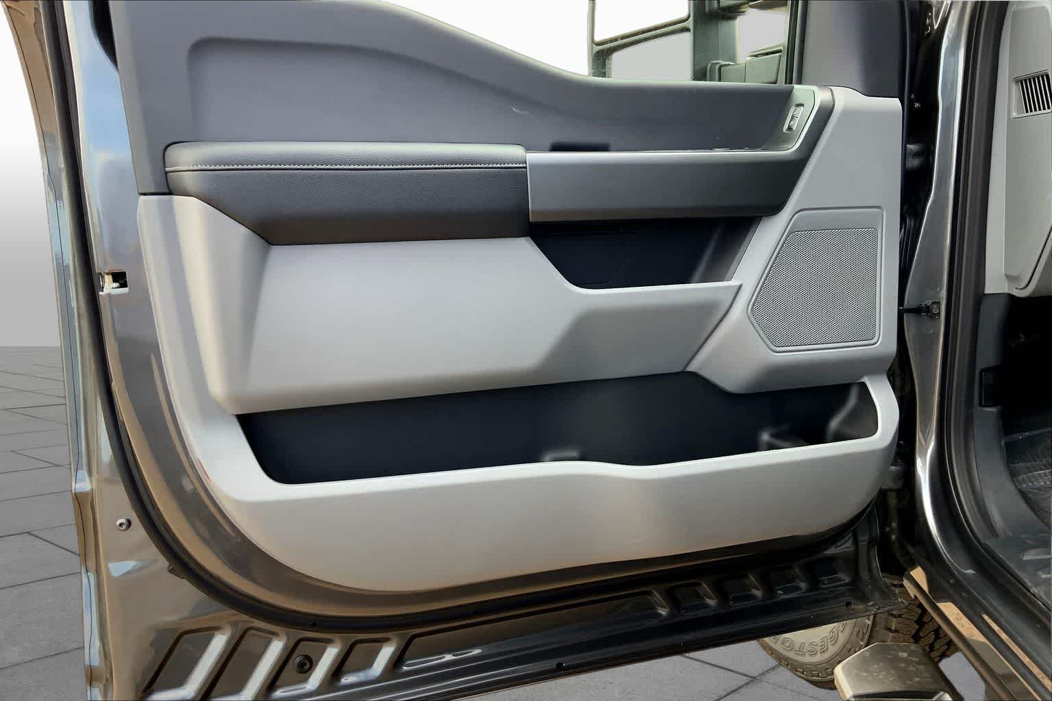New 2026 Carbonized Gray Metallic Ford F-250® XLT image 10