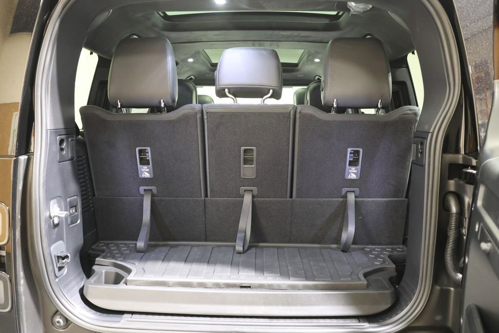 New 2026 Carpathian Grey LAND ROVER V8 image 47