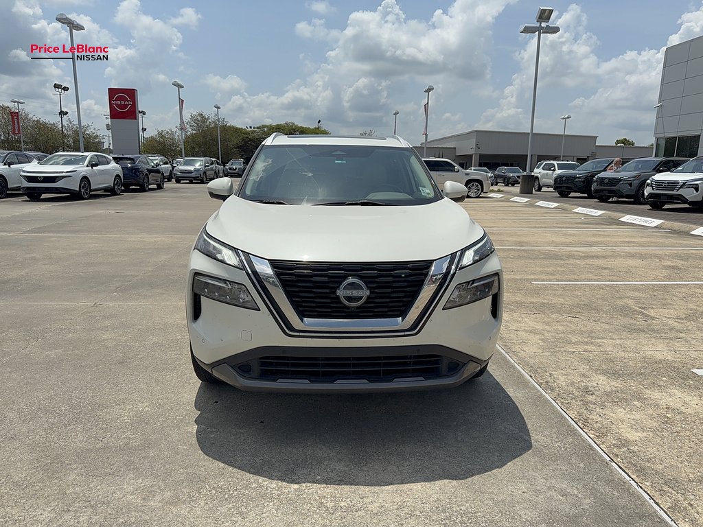 Used 2023 Pearl White TriCoat Nissan SL image 2