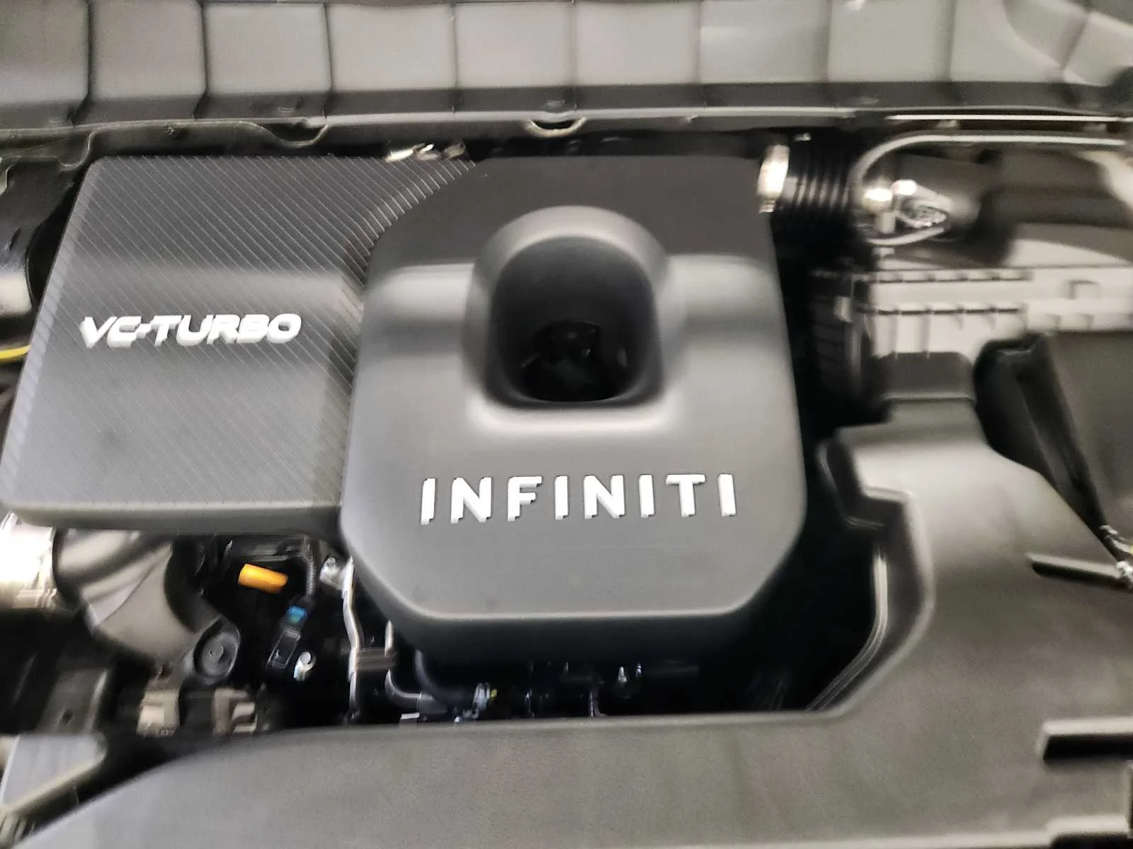 New 2027 MINERAL BLACK INFINITI Luxe FWD image 24