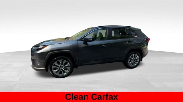Used 2025 Gray Toyota XLE Premium image 3