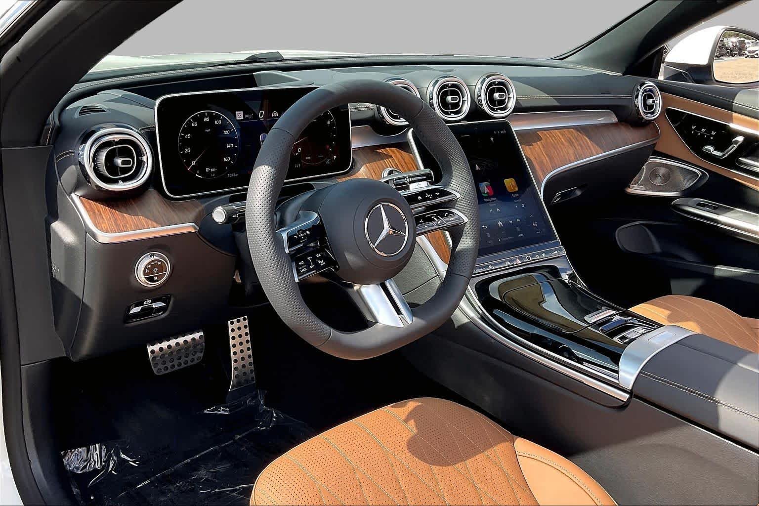 New 2026 MANUFAKTUR Moonlight White Metallic Mercedes-Benz CLE 300 image 9