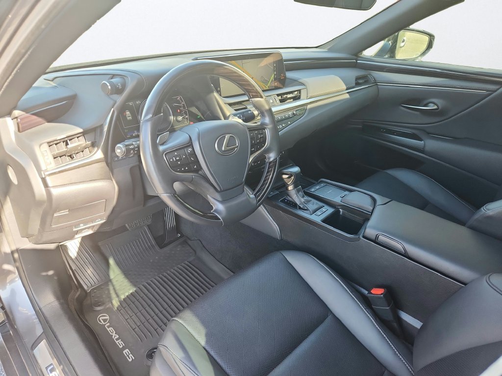Used 2021 Gray Lexus 300h image 9