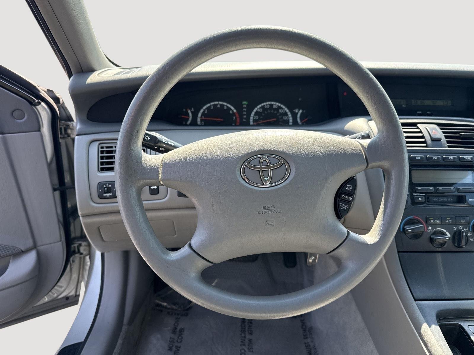 Used 2002 Lunar Mist Metallic Toyota XL image 13