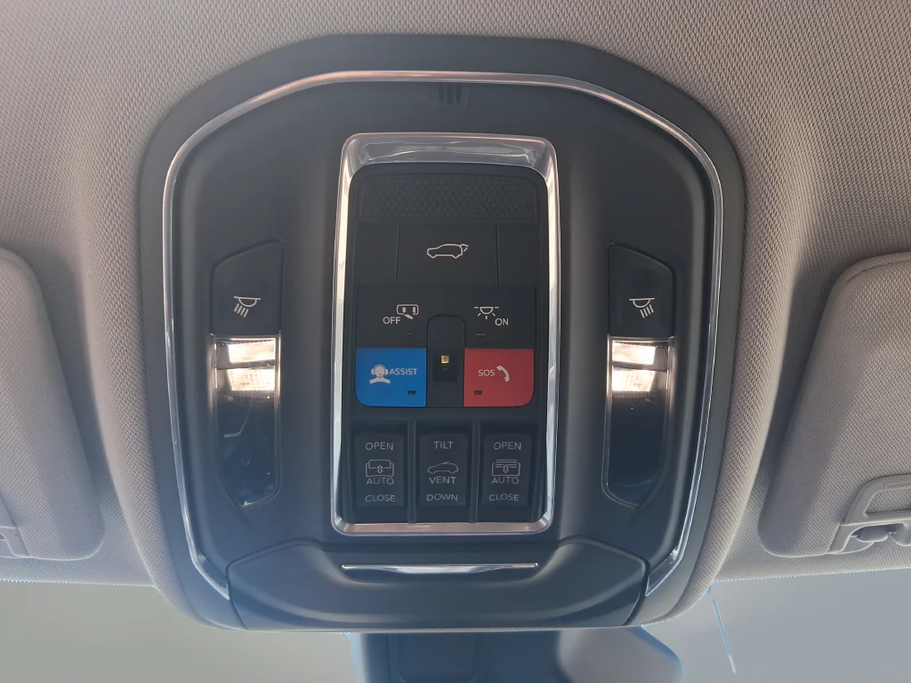Used 2022 Gray Jeep Limited image 33