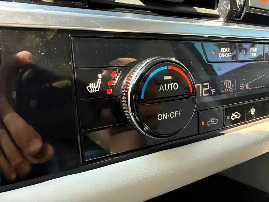 Used 2023 White Nissan SL image 24