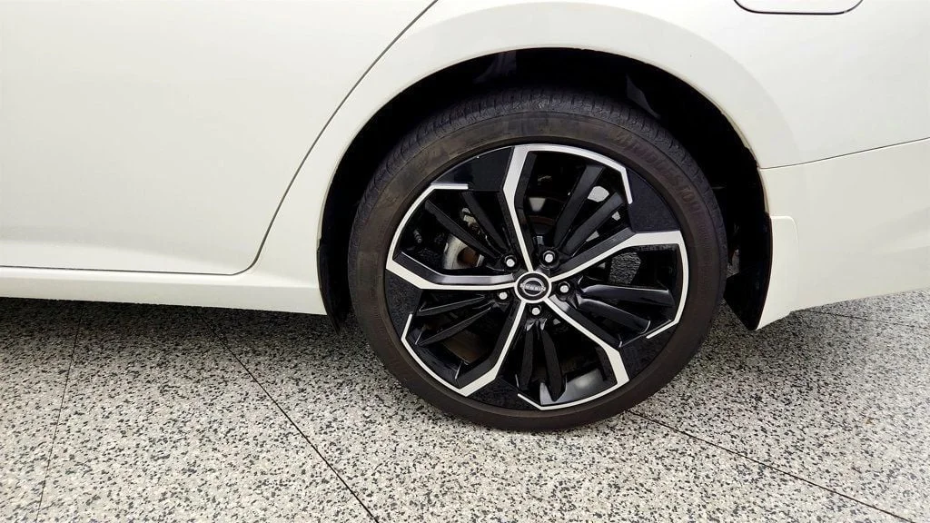 Used 2024 Pearl White Tricoat Nissan 2.5 SR AWD Sedan image 9