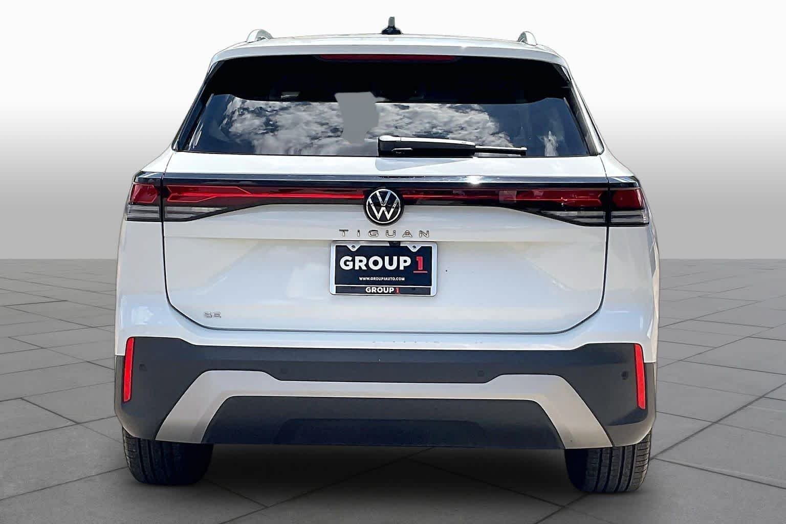 Used 2026 Pure White Volkswagen SE image 5