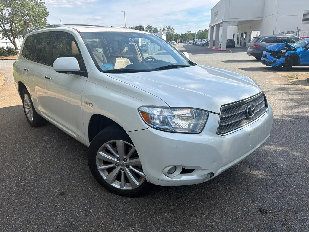 Used 2010 White Toyota Limited image 1
