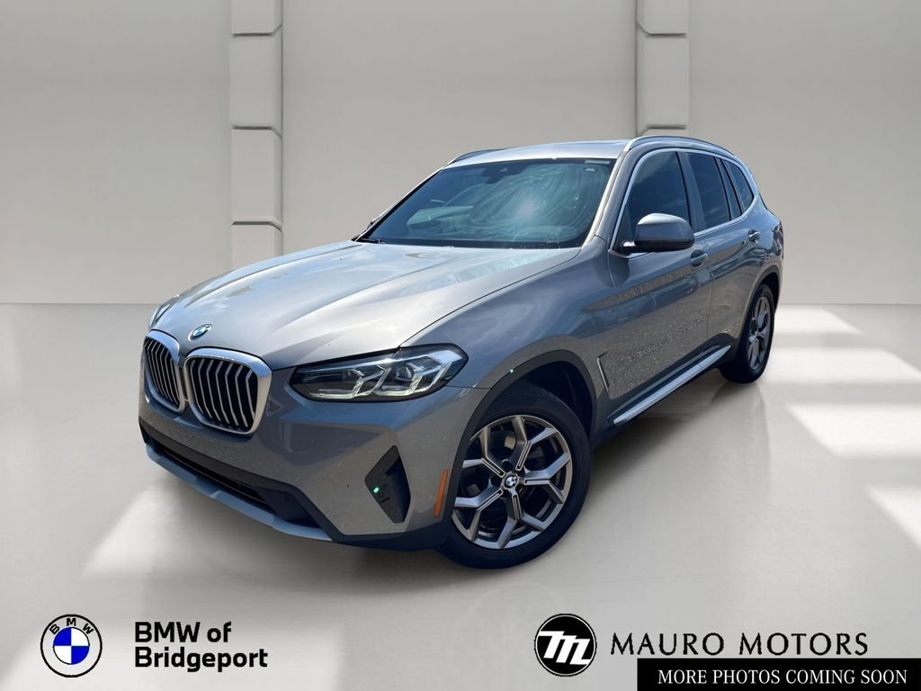 Used 2024 Gray BMW xDrive30i image 1