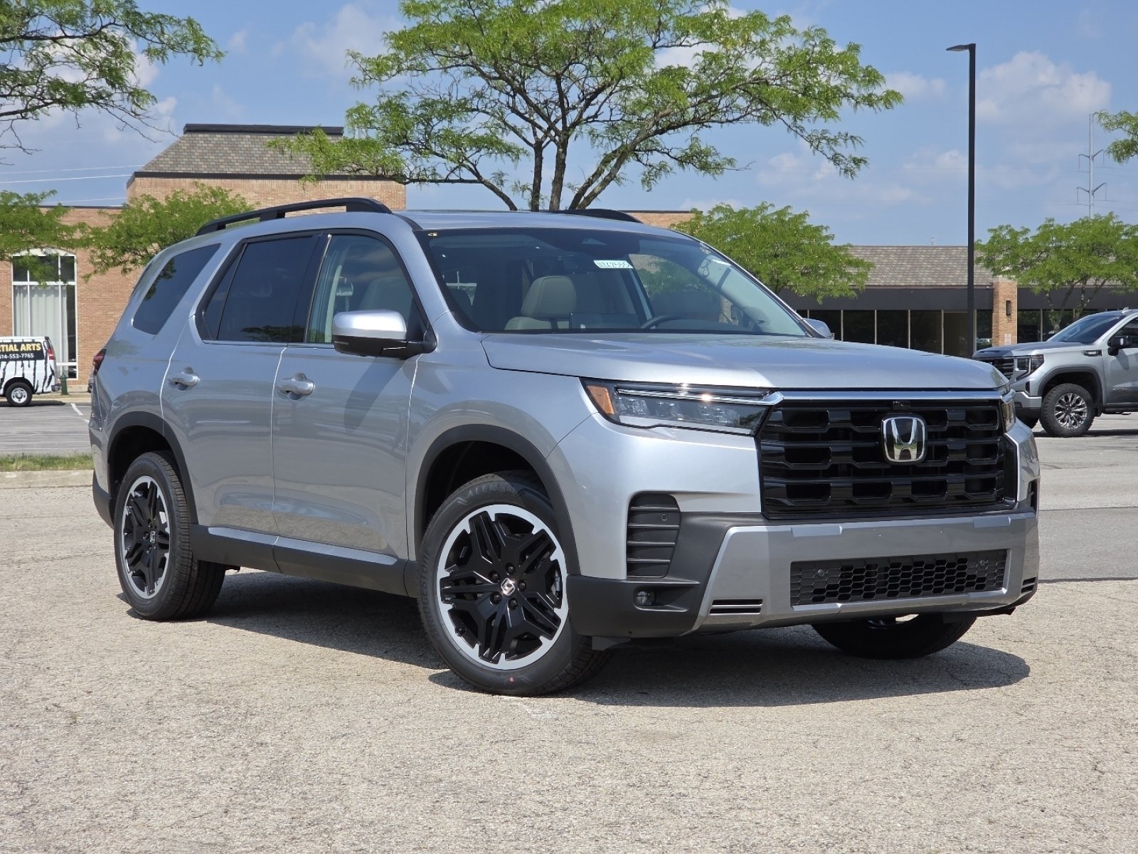 New 2026 Solar Silver Metallic Honda Touring image 2