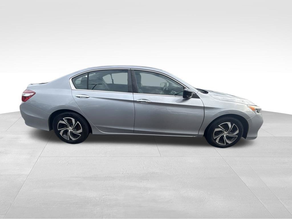 Used 2017 Silver Honda LX image 6