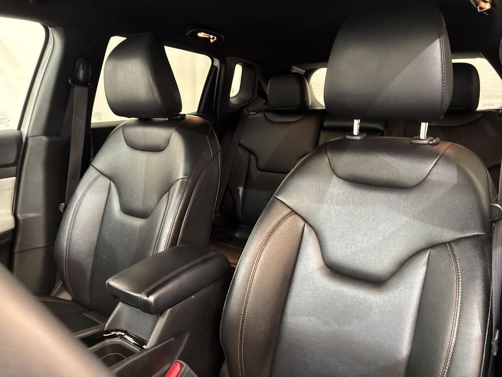 Used 2024 Bright White Clearcoat Jeep Limited image 13