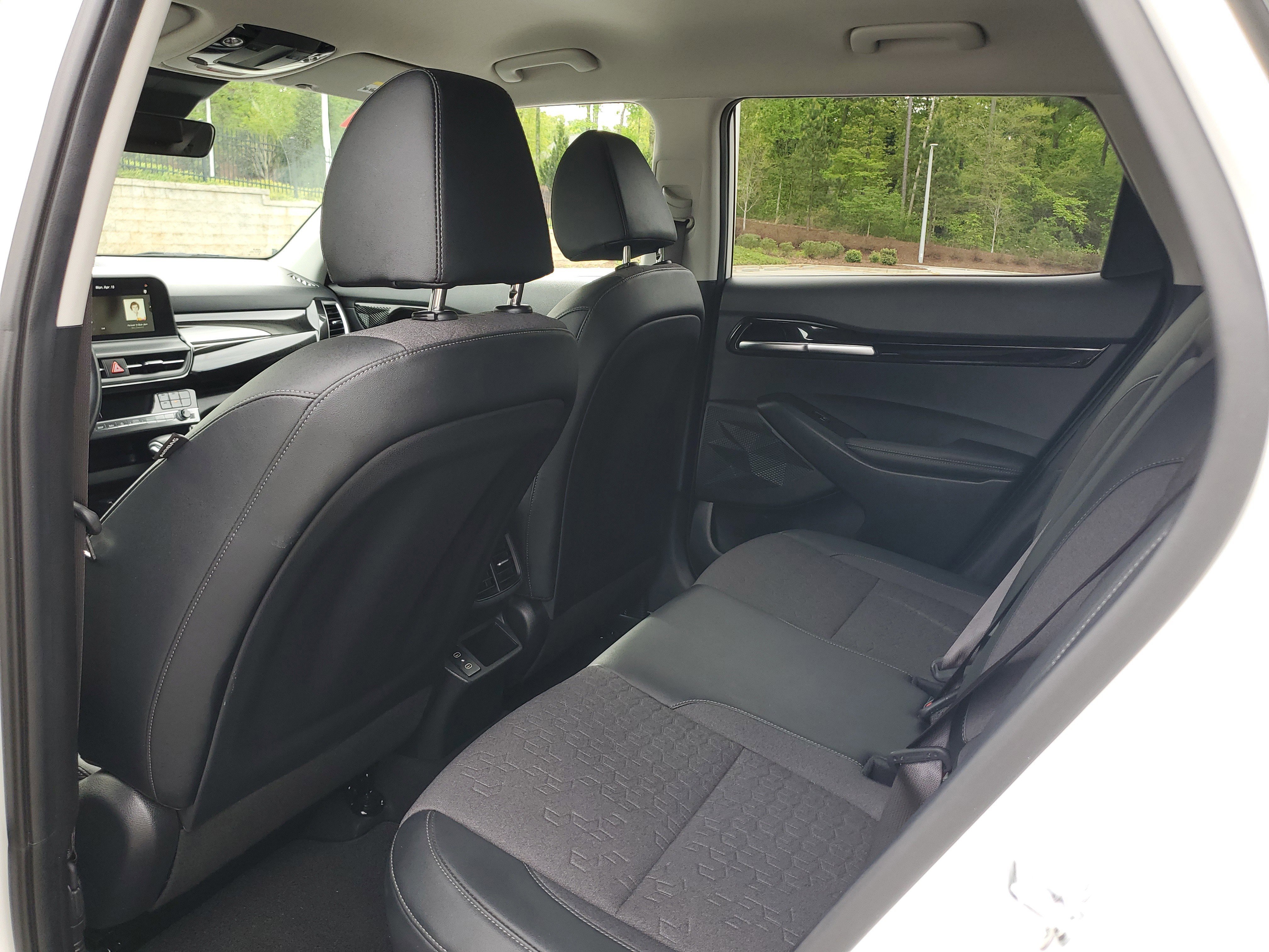 Used 2025 White Kia S image 10