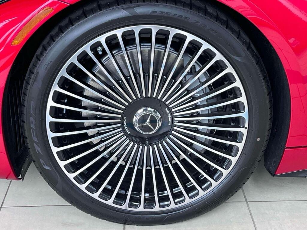 New 2026 MANUFAKTUR Garnet Red Metallic (Red Ambiance) Mercedes-Benz Maybach SL 680 Monogram Series image 15