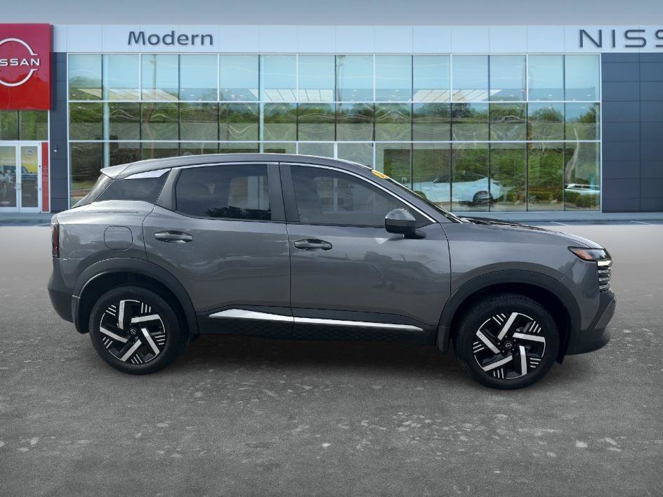 Certified Used 2025 Gun Metallic Nissan SV image 4