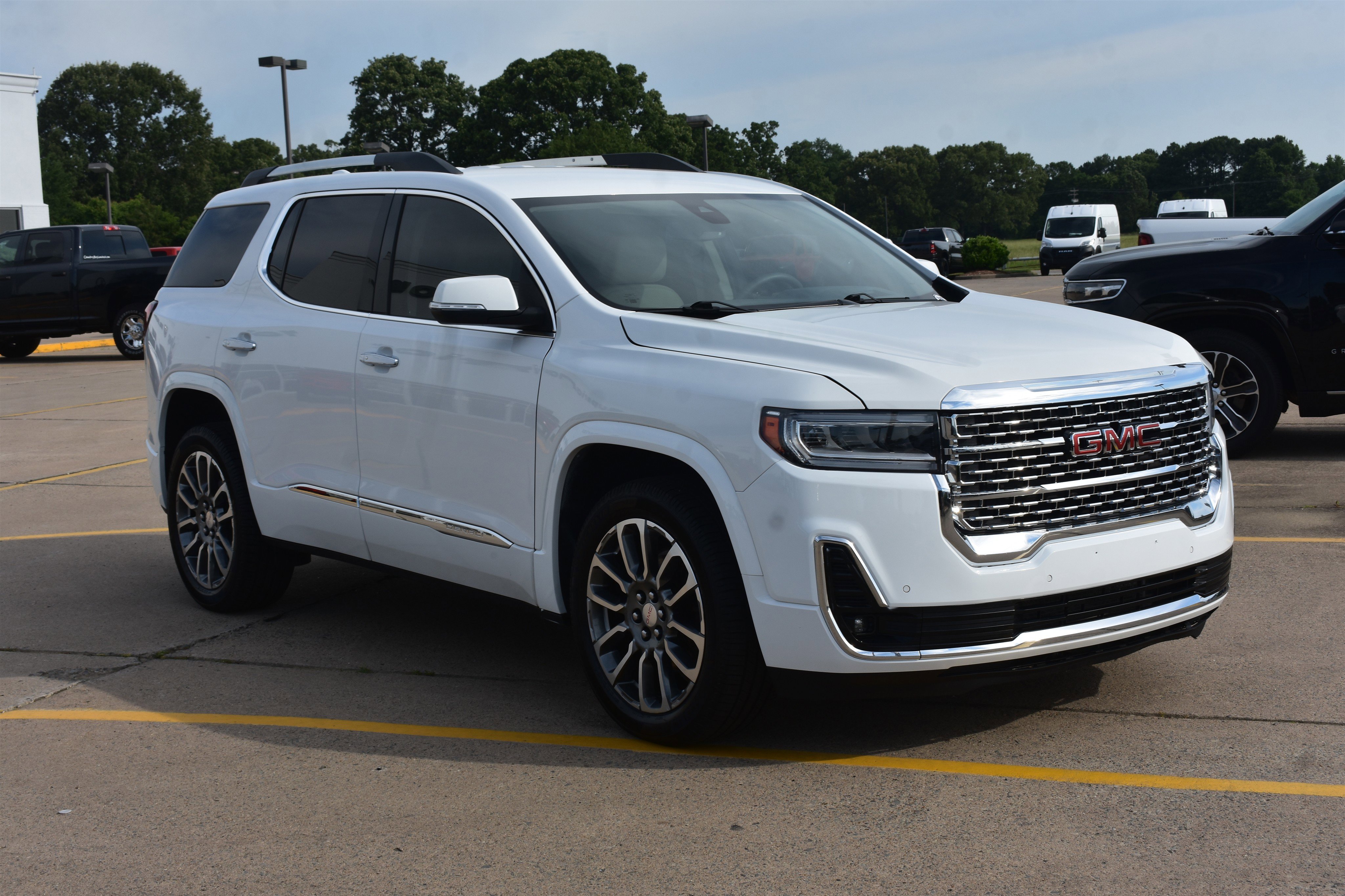Used 2023 Summit White GMC Denali image 3