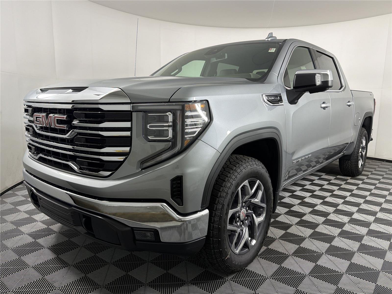 2026 GMC Sierra 1500 SLT - Photo 3